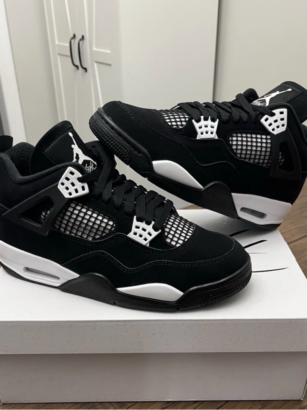 Jordan Men’s Black and White Retro Basketball Sneakers